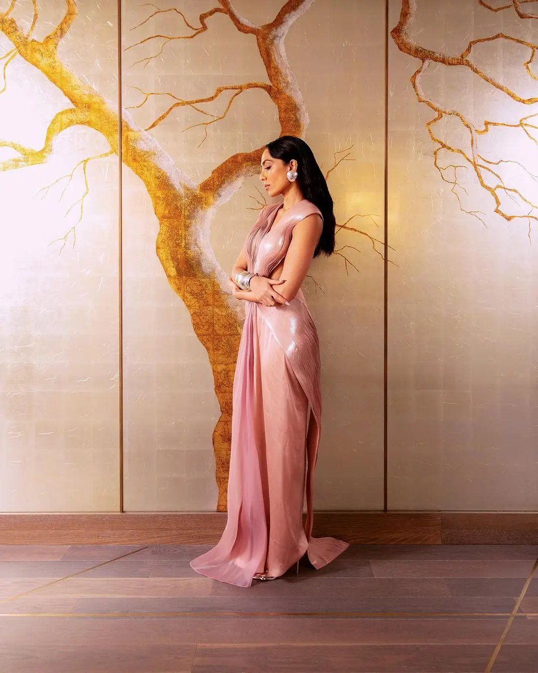 Sobhita Dhulipala Wearing Beautiful Earrings Jewellery Pink Saree Sleeveless Blouse